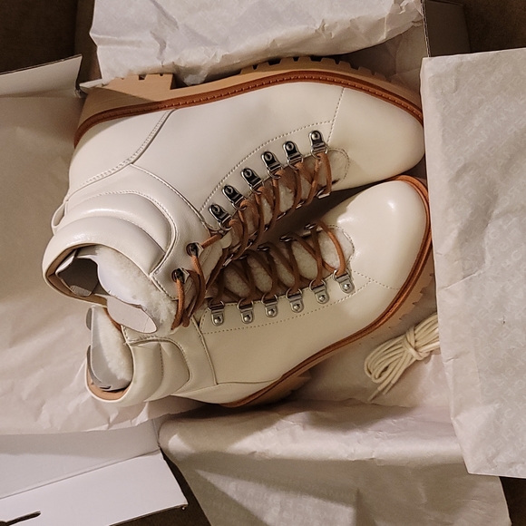 Marc Fisher MALLIE Lug Sole Sherpa Booties - Picture 4 of 16